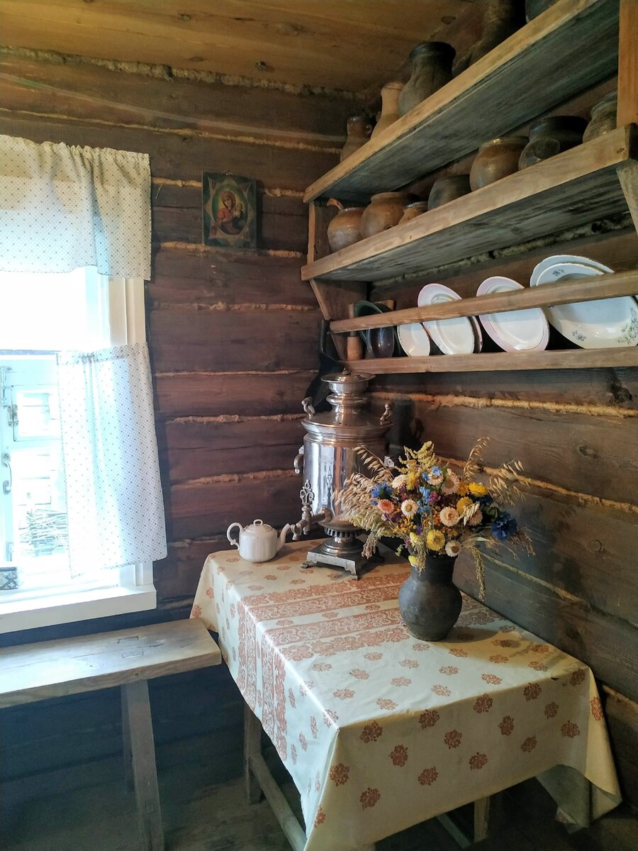Дом-музей С.Есенина. Личное фото автора.