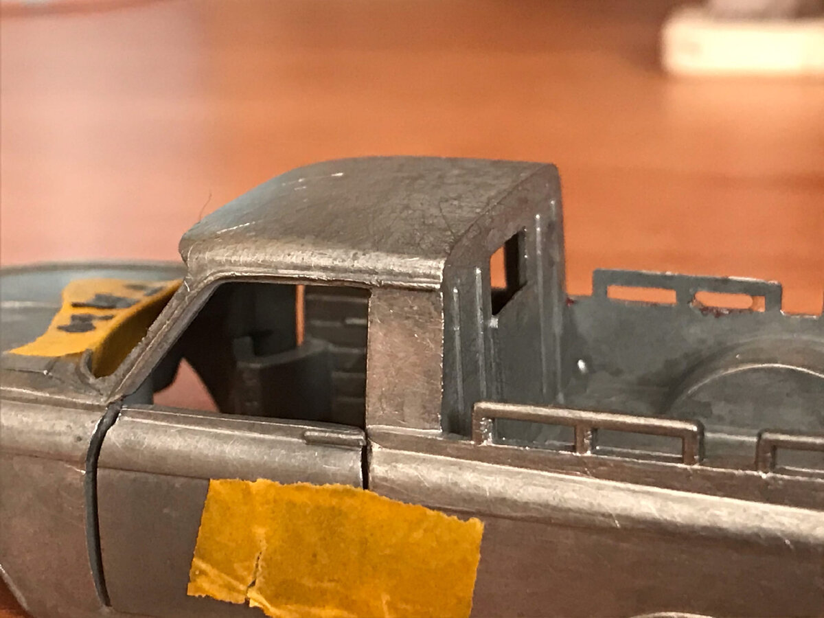 Обработанный кузов оказался совершенно идеальным - цинковая чума прошла мимо моего дома в этот раз.