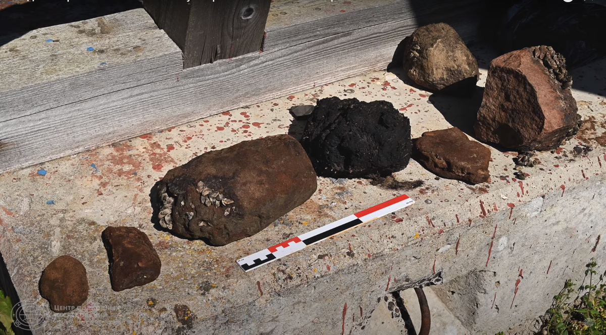 Пробы песчаника поднятые со дна. Скриншот с YouTube канала ЦПИ РГО 