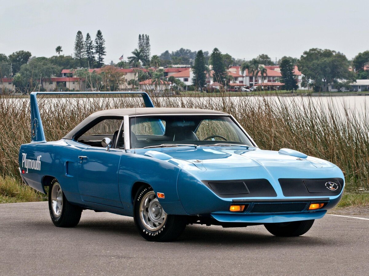 Внешний вид "Plymouth Road Runner Superbird"