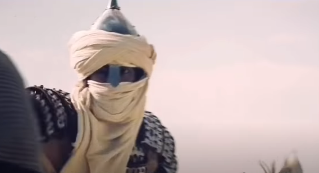 Если мужчину не выгнать из дома - он слушался маму. Если в дом не загнать - отца. 