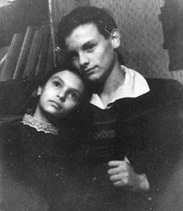 Андрей и фото в молодости Фильм "Зеркало": просто о сложном. "Я могу говорить" Манжета театроведа Дзен