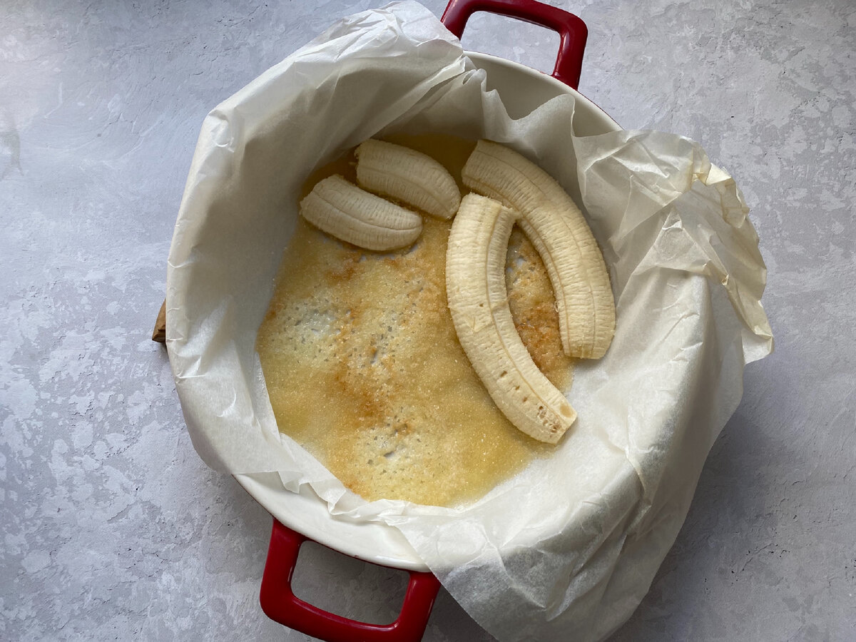 Отличный вариант простого и вкусного пирога к чаю. Перевёрнутый пирог с  бананами. | Домашняя еда | Дзен