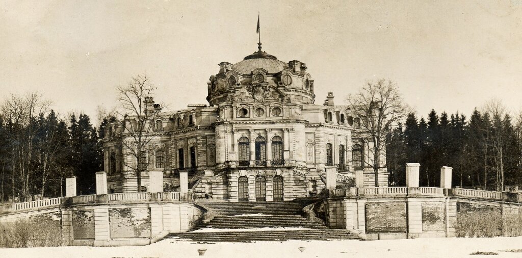 Усадьба А. А. Половцова "Рапти". Лужский санаторий. 1930-е гг. Фото с официального сайта МО Лужский муниципальный район Ленинградской обл. [1]