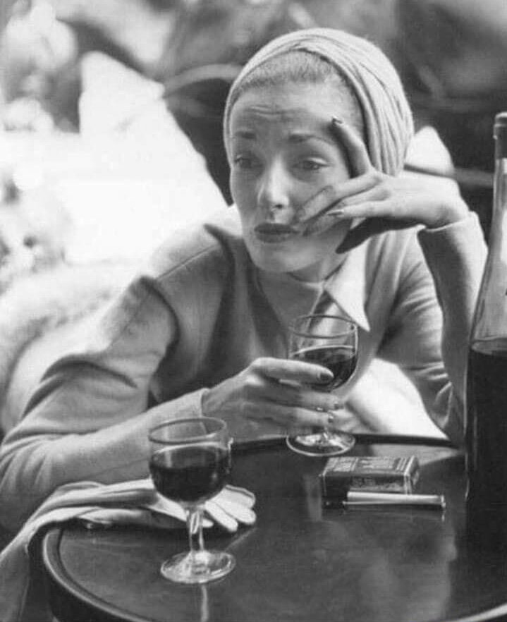 После смерти мужа, Валентина Григорьевна часто находила утешение в алкоголе. Фото Яндекс картинки.