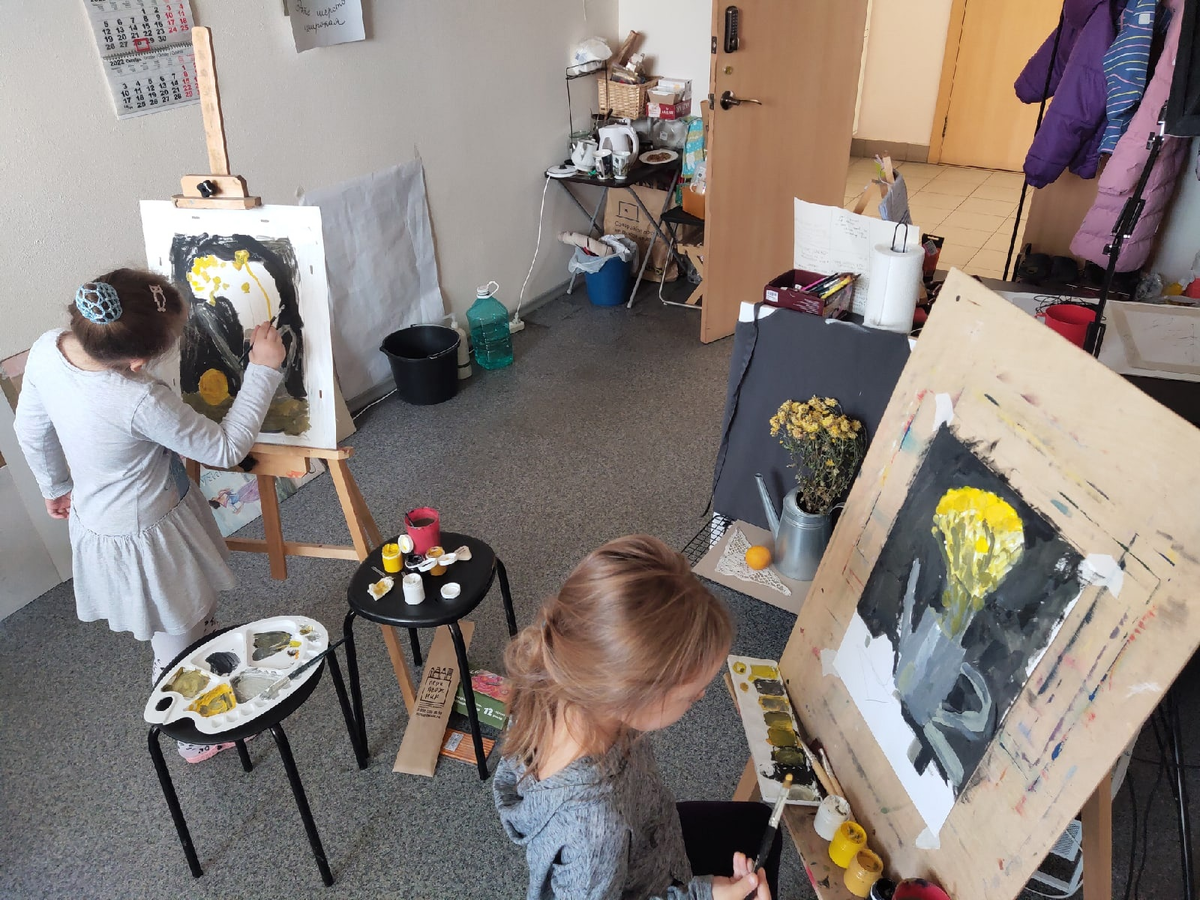 Занятия в ИЗОстудии "ШАР", Новосибирск. Преподаватель Шаронова Александра Андреевна