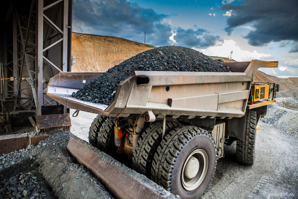 груженый самосвал. тонар скания разгрузка щебня. камаз 55111 самосвал груженный песком. камаз 5511 песок щебень.