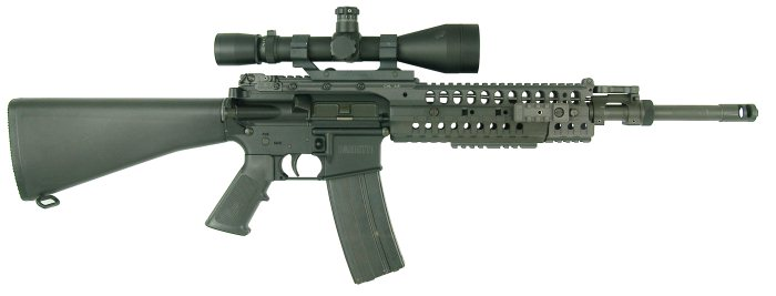 Винтовка AR-15 на 30 патронов, из которой стрелял наподавший