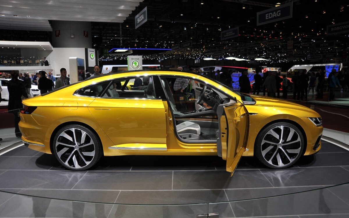 Обновленная версия Volkswagen Jetta 2019 года – это совершенно иная модель автомобиля, чем та, к которой привыкли клиенты немецкой марки. В течение всей истории существования Джетта была скорее одной из модификаций Гольфа, отличаясь от него только кузовом.