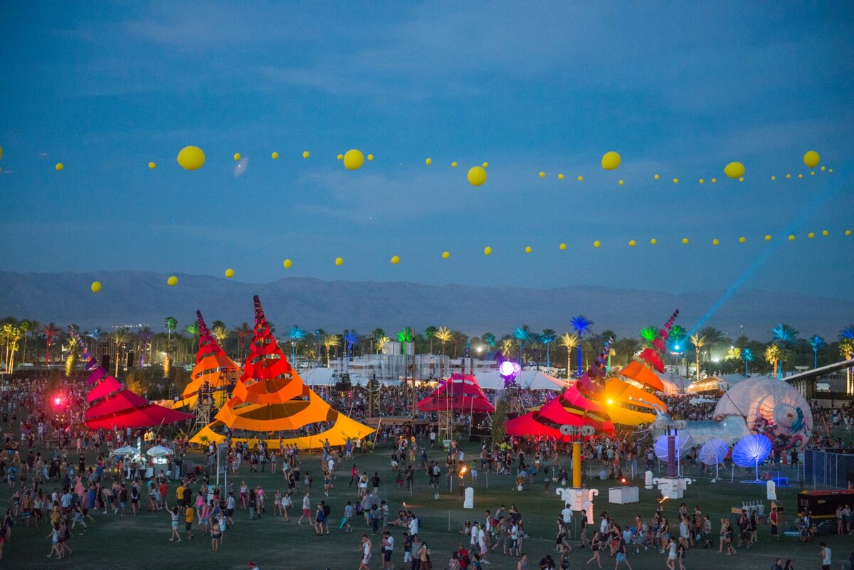 фото: http://www.elsewhereman.com/2015/03/coachella-budget-guide/