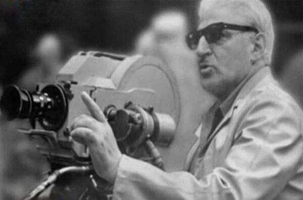 Ян Борисович Фрид за работой                                        