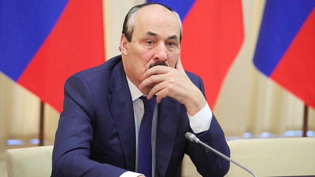 Бывший глава Республики Дагестан Рамазан Абдулатипов в Ново-Огарево во время встречи президента России Владимира Путина с ушедшими в отставку главами регионов. 2 ноября 2017 года. Фото: ТАСС/Михаил Климентьев