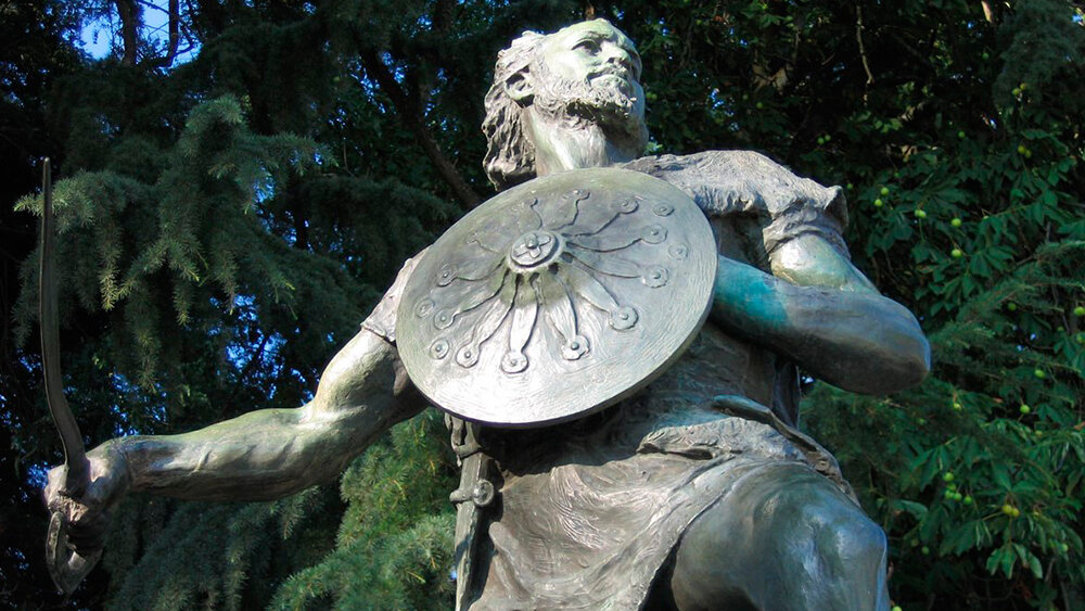 Статуя Вириата, предводителя лузитанов в войне против римлян (Визеу, Португалия)