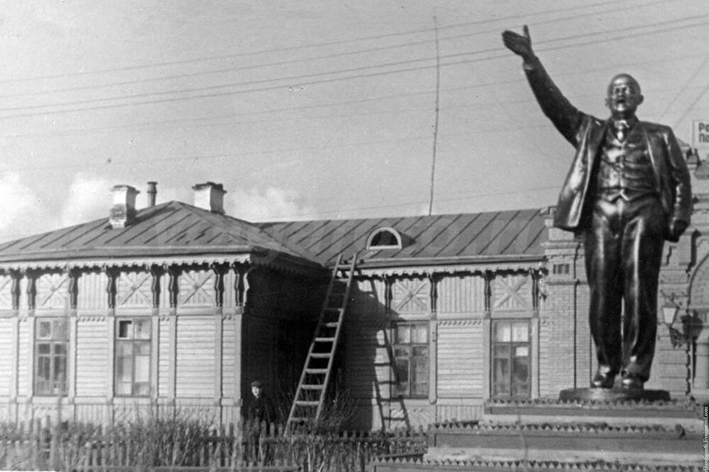 Энгельс история города. Старый Энгельс Покровск. Старое депо Покровск Энгельс.