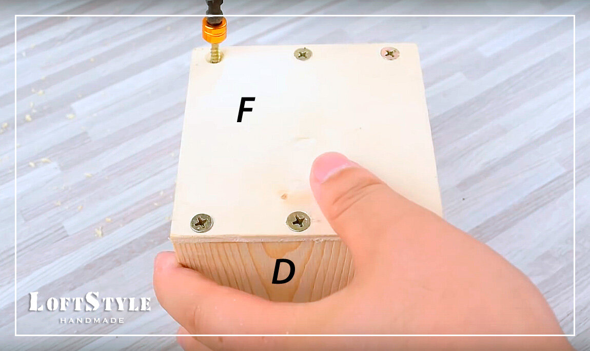 Барабанный шлифовальный станок из электродвигателя и фанеры