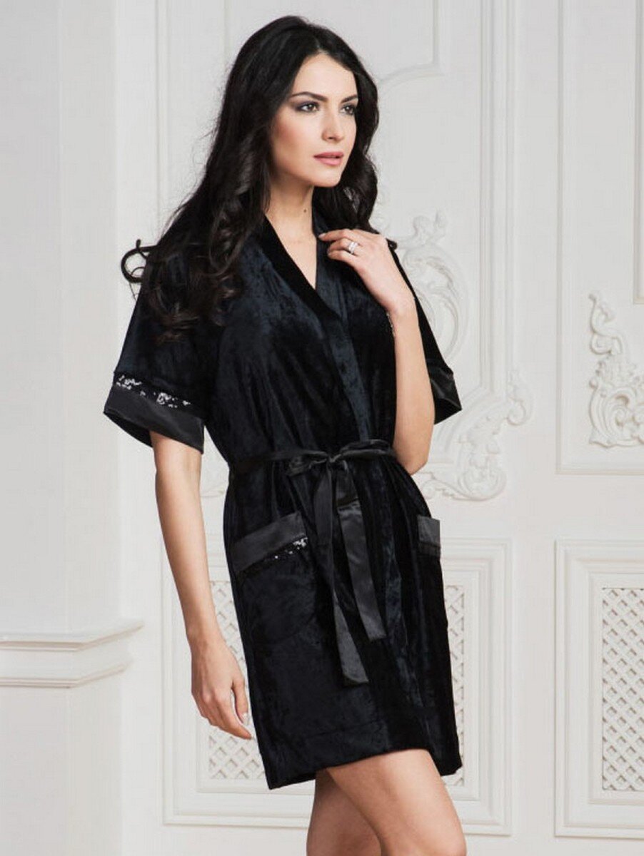 Халат с пайетками на рукавах и карманах