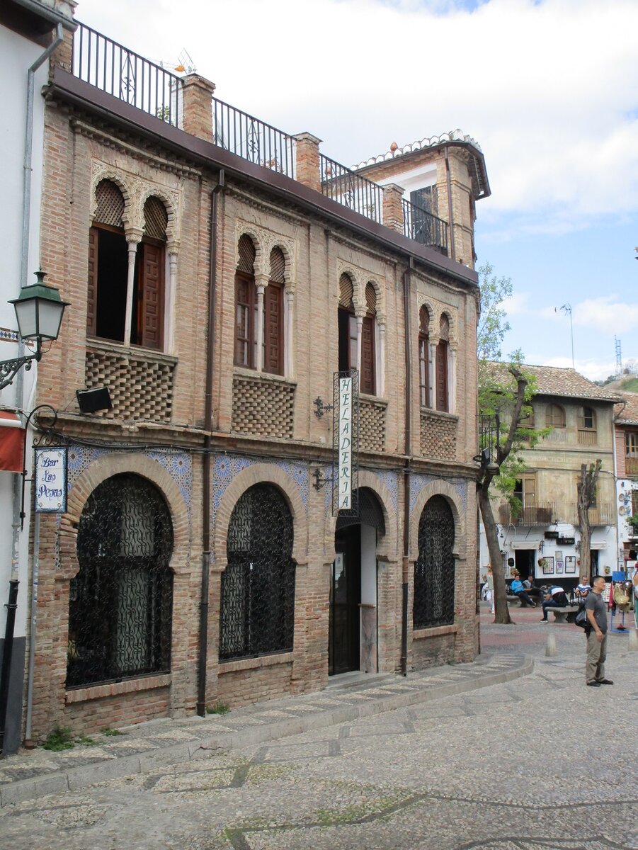 Образец мавританской архитектуры в Альбайсине.