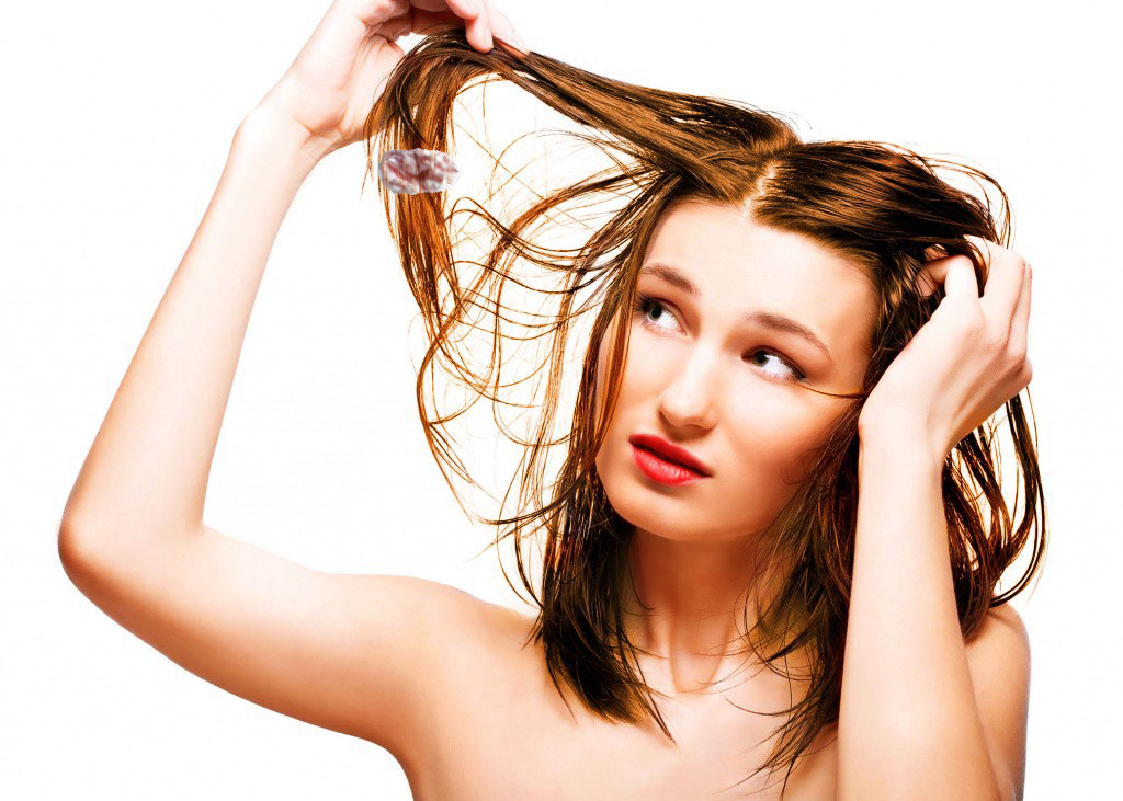 Как убрать жвачку с волос в домашних условиях