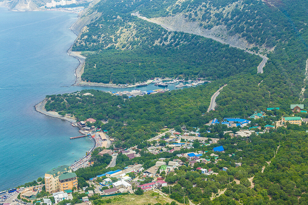 Фото из интернета. С такого ракурса я Большой Утриш не видел