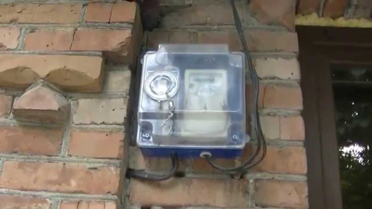 На фасаде дома