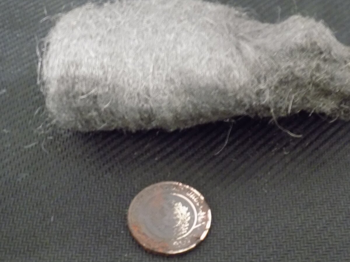 Процесс очистки вручную нуден и долог, если монета в плохом состоянии. Но тем не менее, по окончании его, монету примут. Только прикидывайте, стоила ли цена монеты расходников на ее чистку :)