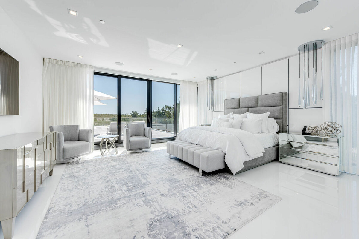 На фото:  элитный ремонт дома современной архитектуры