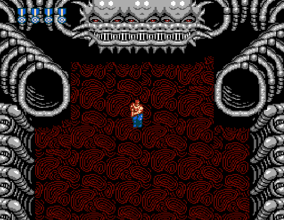 Боссы 6 уровня: Гидра-чужой и Гава (Hydra Alien и Gava), середина битвы вырезана. Кадры из игры «Super Contra».