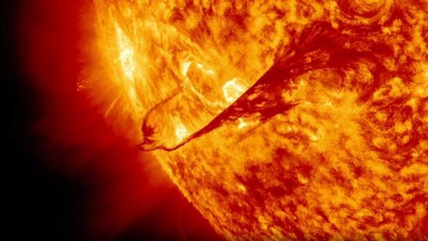 Плазменные гейзеры на Солнце. © NASA 