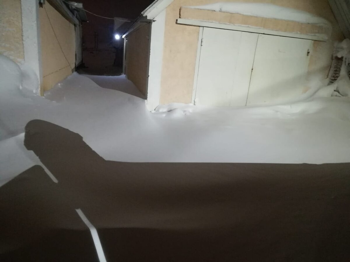 Заносы. На фото не видно, насколько глубоко. 