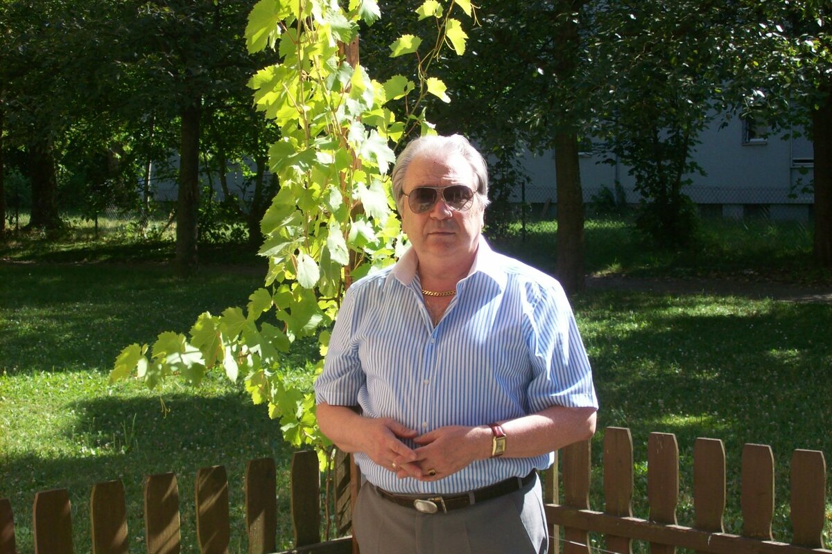 Я -  пенсионер.
