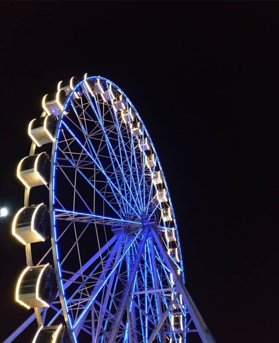 Очень опасно встретить женщину, которая полностью тебя понимает. Это обычно кончается женитьбой
Оскар Уайльд
