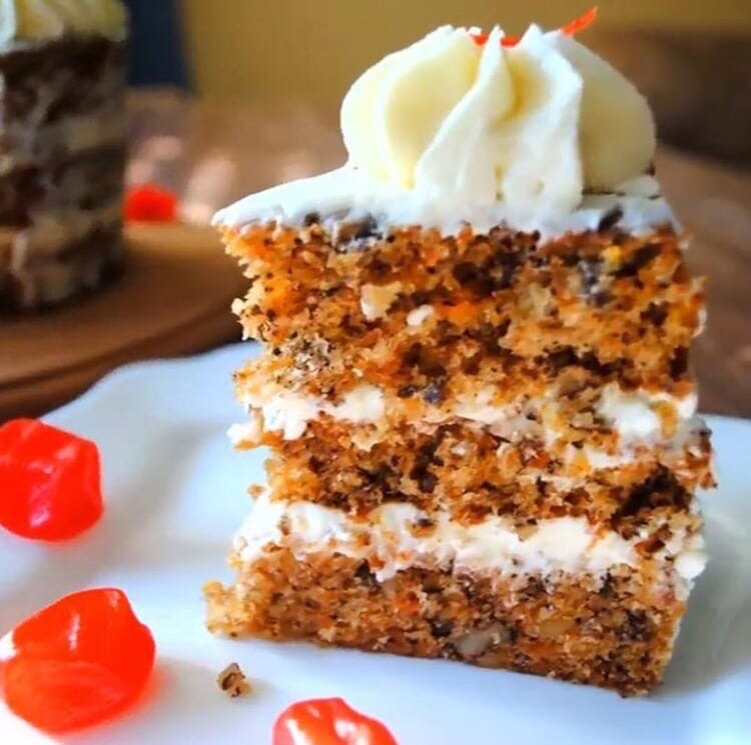 Рецепт нежного торта как в Старбаксе ! Вкуснейший морковный торт с имбирными нотками и сливочным кремом, один из лучших десертов к чаю. Торт как в STARBUCKS.