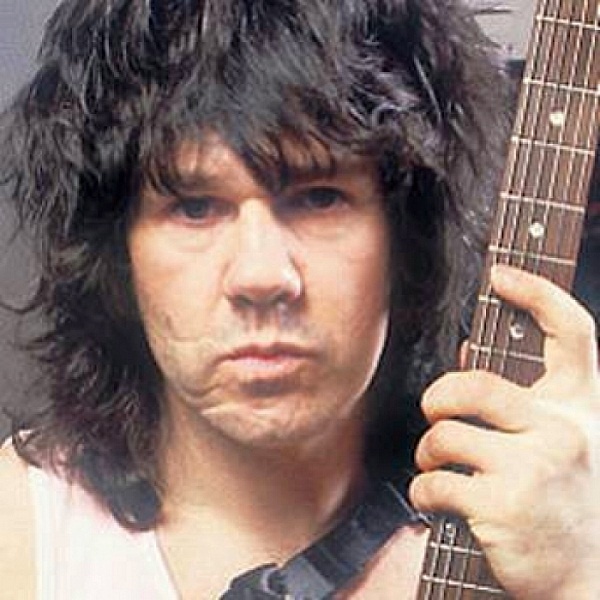 Экспромт о знаменитом музыканте, написанный, правда, не вчера.)