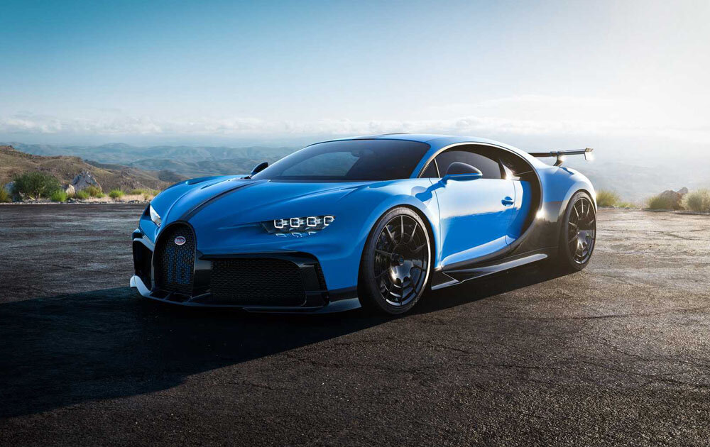 Автомобильная компания Bugatti рассказала об основных отличиях между Chiron Pur Sport и Super Sport 300+.