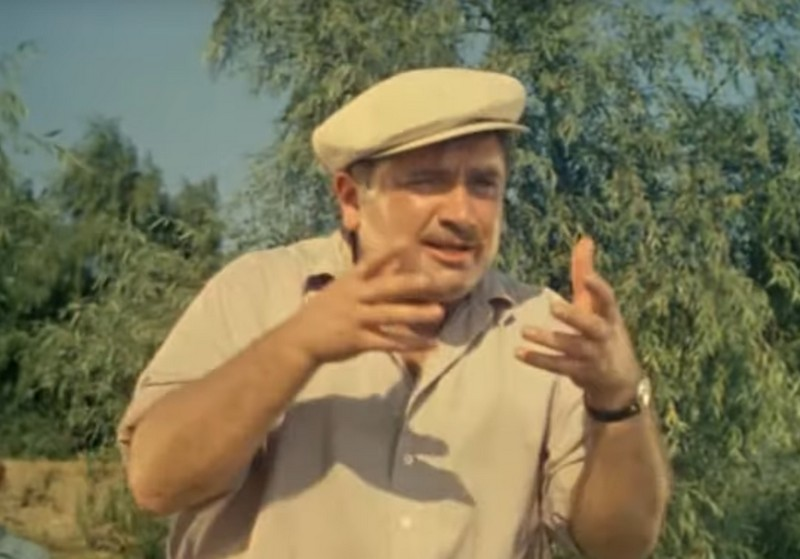 Кадр из фильма "Яблоко раздора". Евгений Весник в роли председателя колхоза