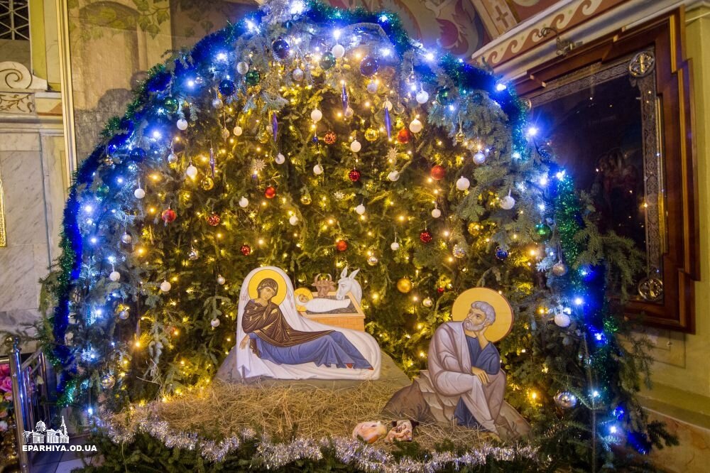 Рождество Христово: в христианском православном храме (фото из общедоступных интернет-ресурсов)