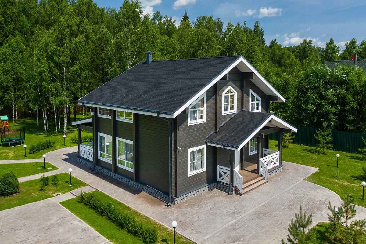 Двускатная крыша. Источник: holz-house.ru