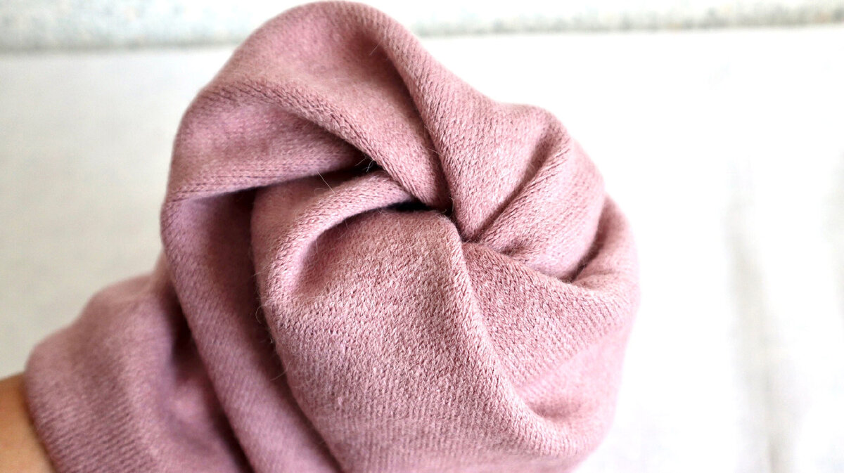 Буквально за 15 минут сшила шапку родом из 80-х годов. Теперь она ...