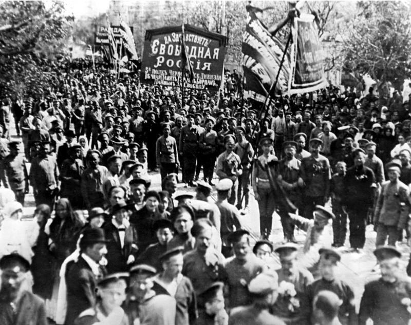 Первомайская демонстрация в Севастополе (Фото: old.alabin.ru)