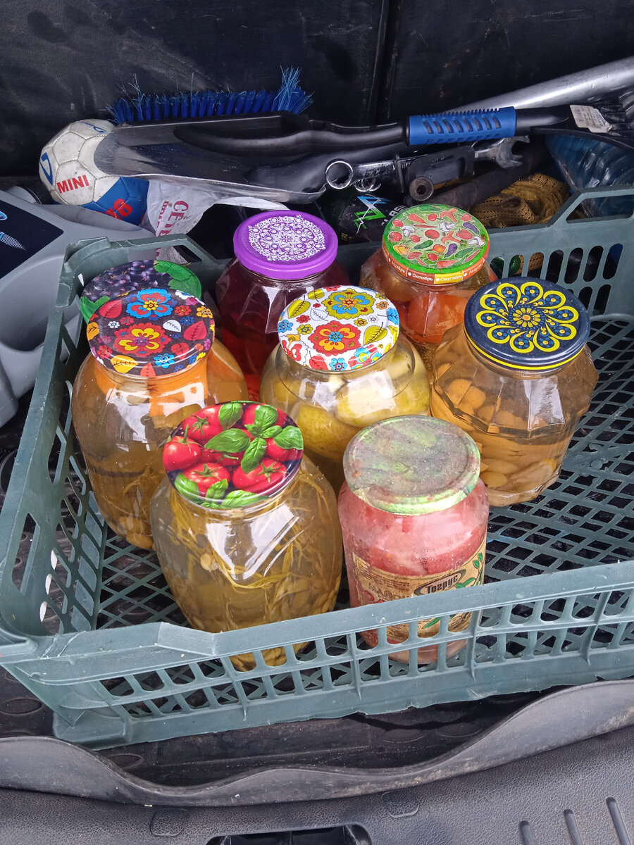 Банки уже в багажнике