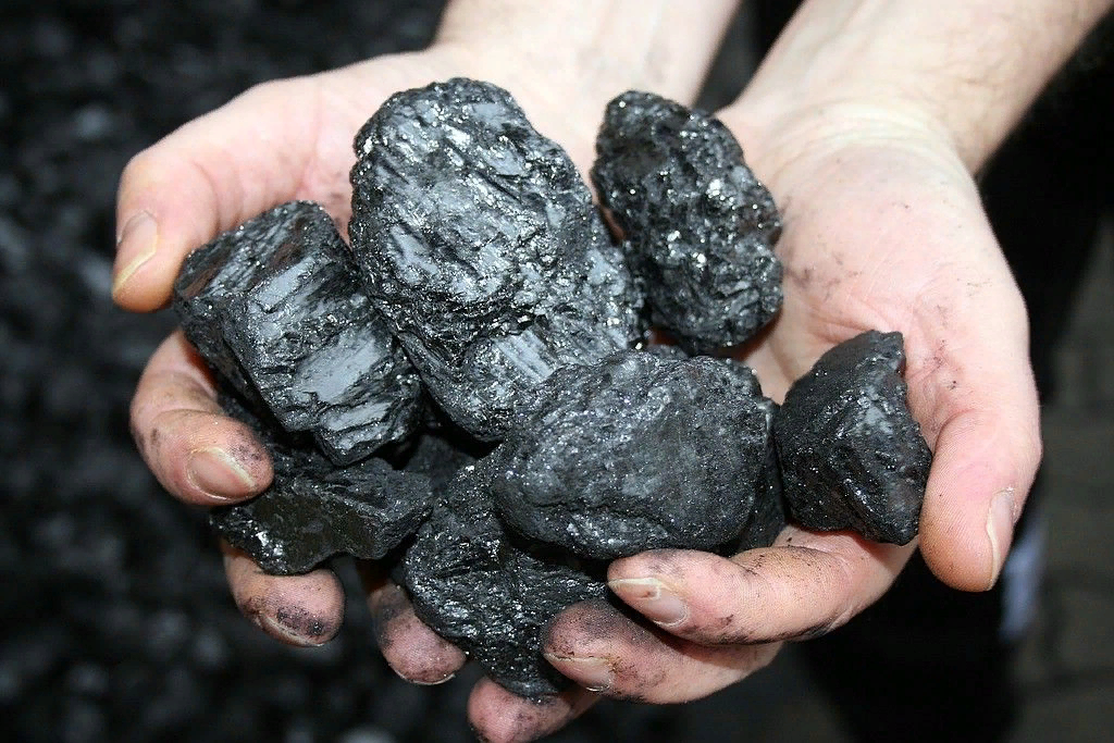 Жители освобожденных территорий получат компенсацию на оплату ЖКХ и приобретение угля даже без документов