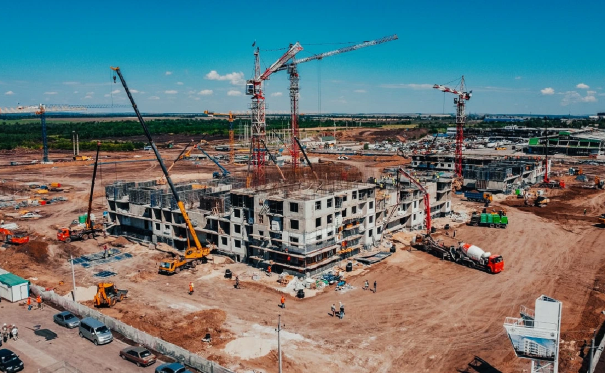 мариуполь отстроенные кварталы. ремонт дома 67. мариуполь стройка. требуется инженер пто. помощник монтажника.