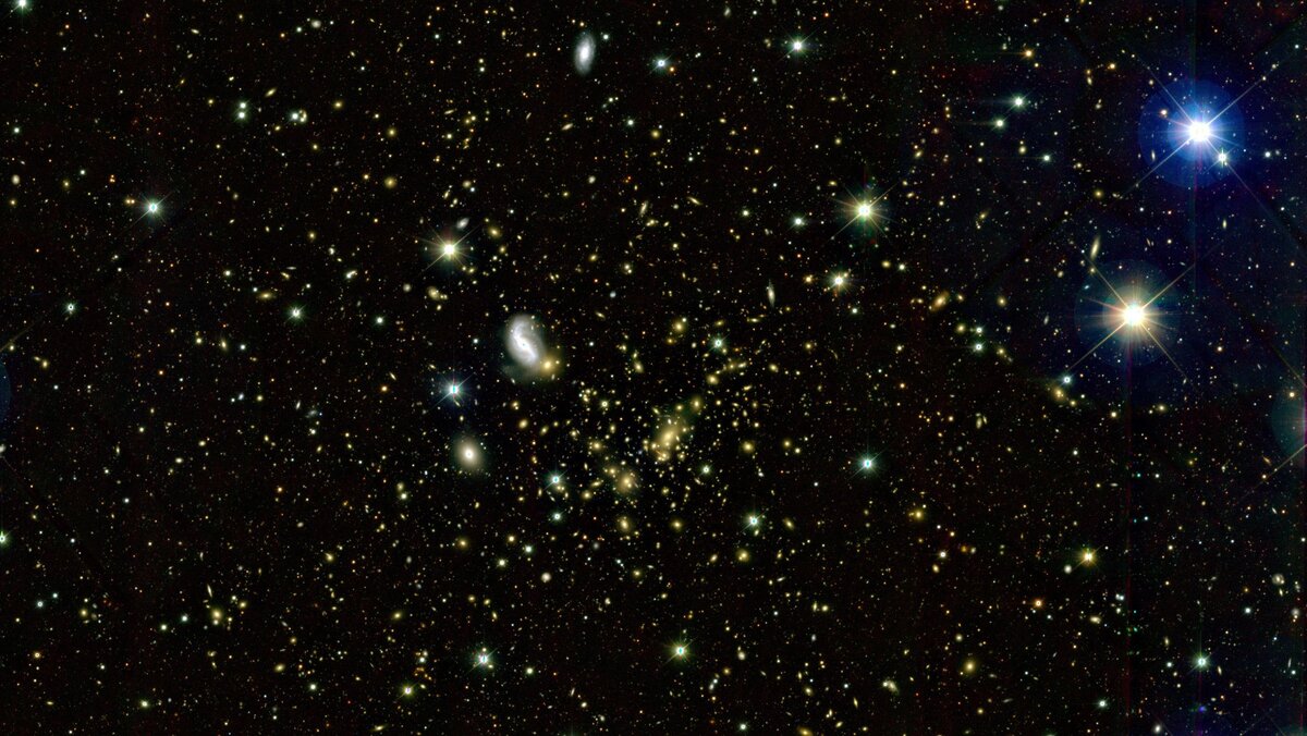 Источник изображения: https://getwallpapers.com/collection/hubble-ultra-deep-field-wallpaper
