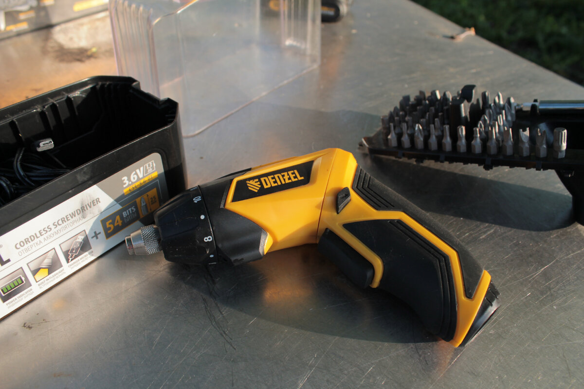 Отвертка – полезный и распространенный бытовой инструментов. С ее помощью можно что угодно разобрать, собрать или починить.-6