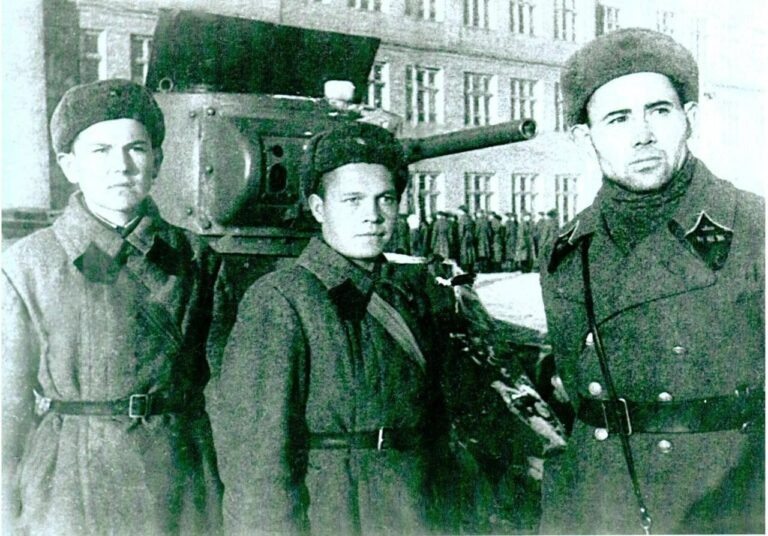    День танкиста. В Оренбурге в годы войны танковое училище располагалось в музее ИЗО Андрей Севостьянов