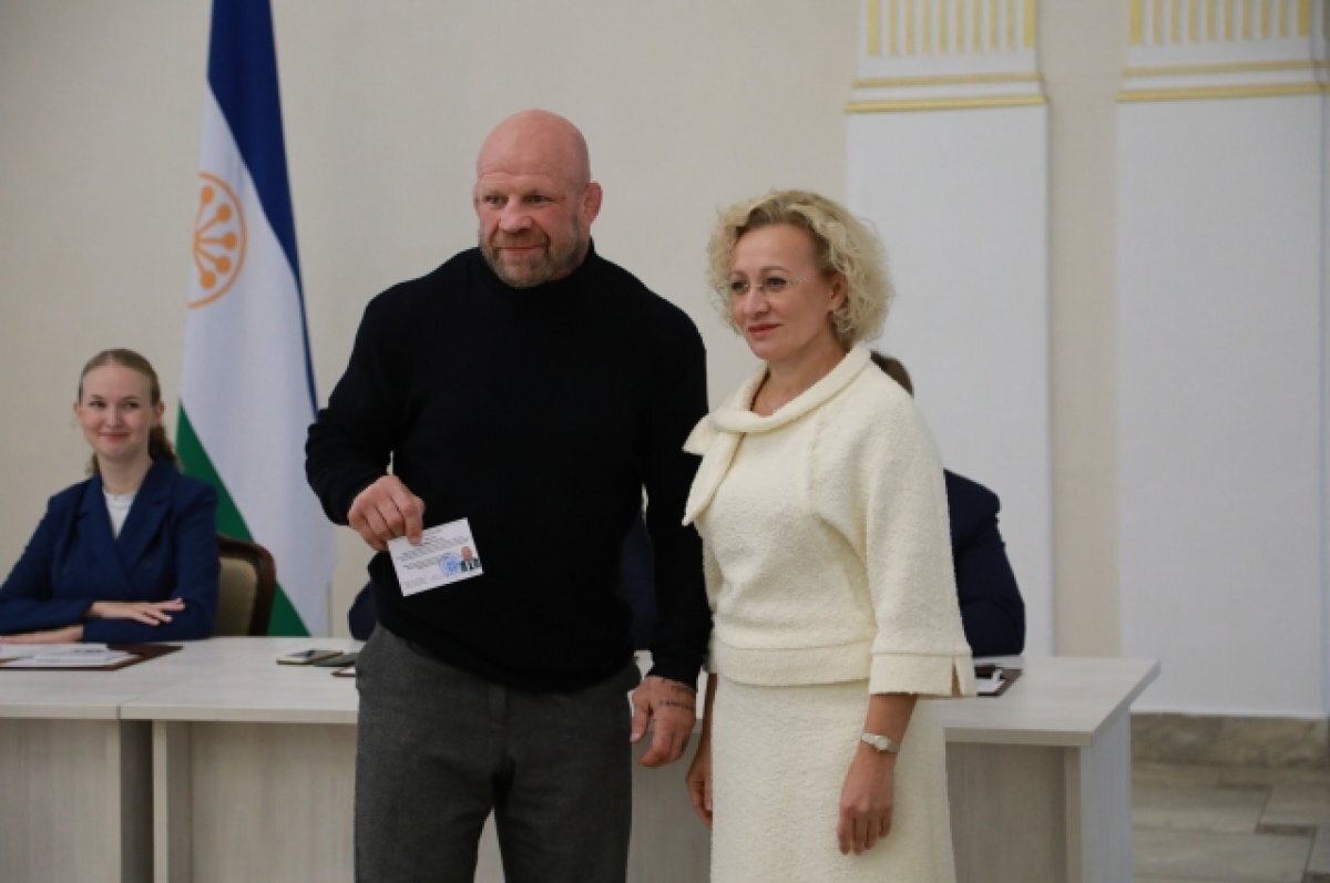    Новые депутаты Госсобрания Башкирии получили удостоверения