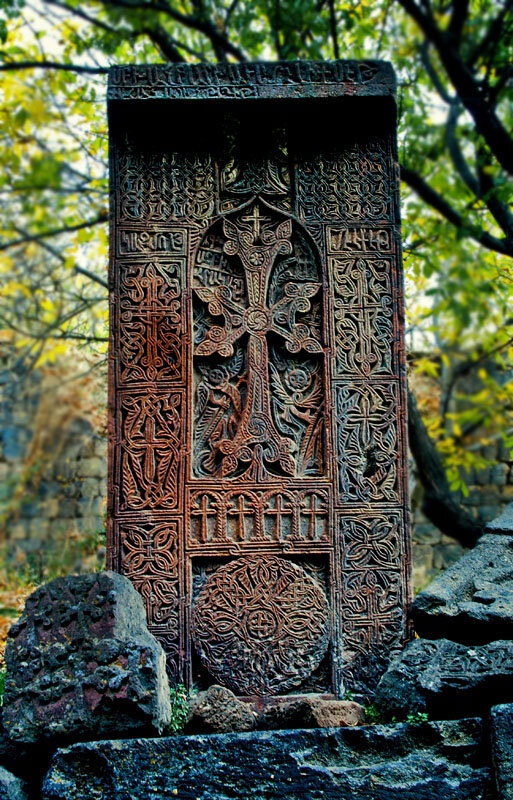 Хачкар в Бжни. Фото © Виген Ахвердян ǁ photo-armenia.com