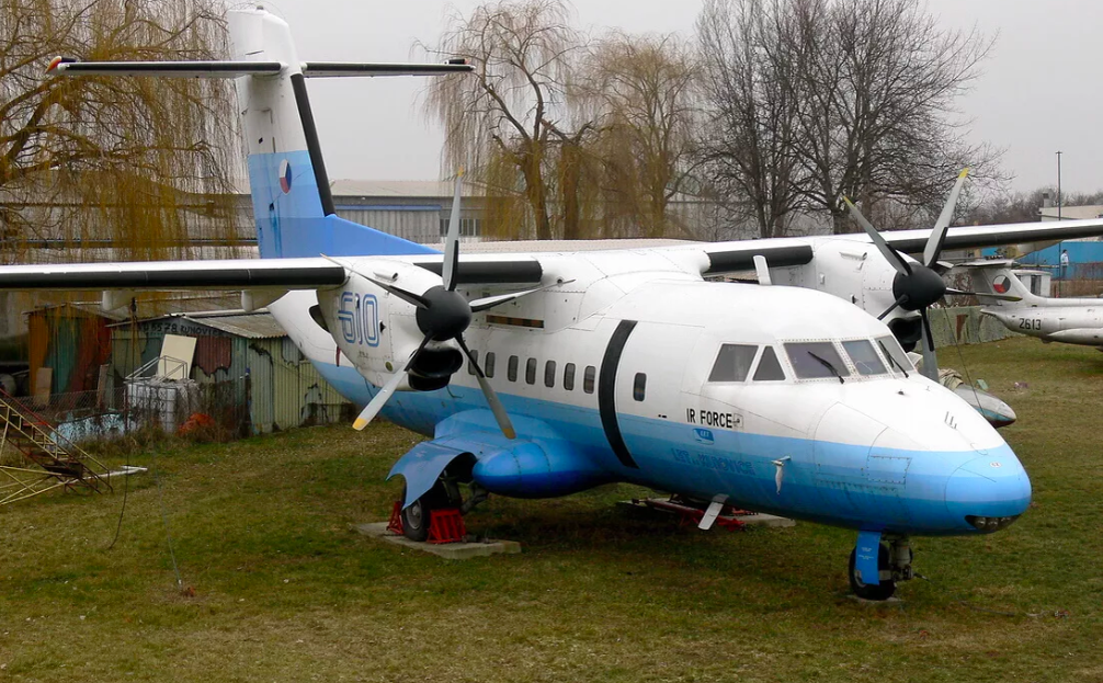 Самолет ладога характеристики. Самолет l 610g. Let l-610g. Let l-610. L-610 L-410