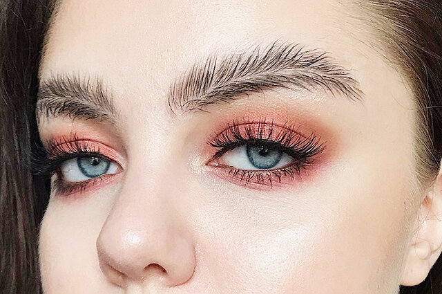 Модный тренд - брови-перья