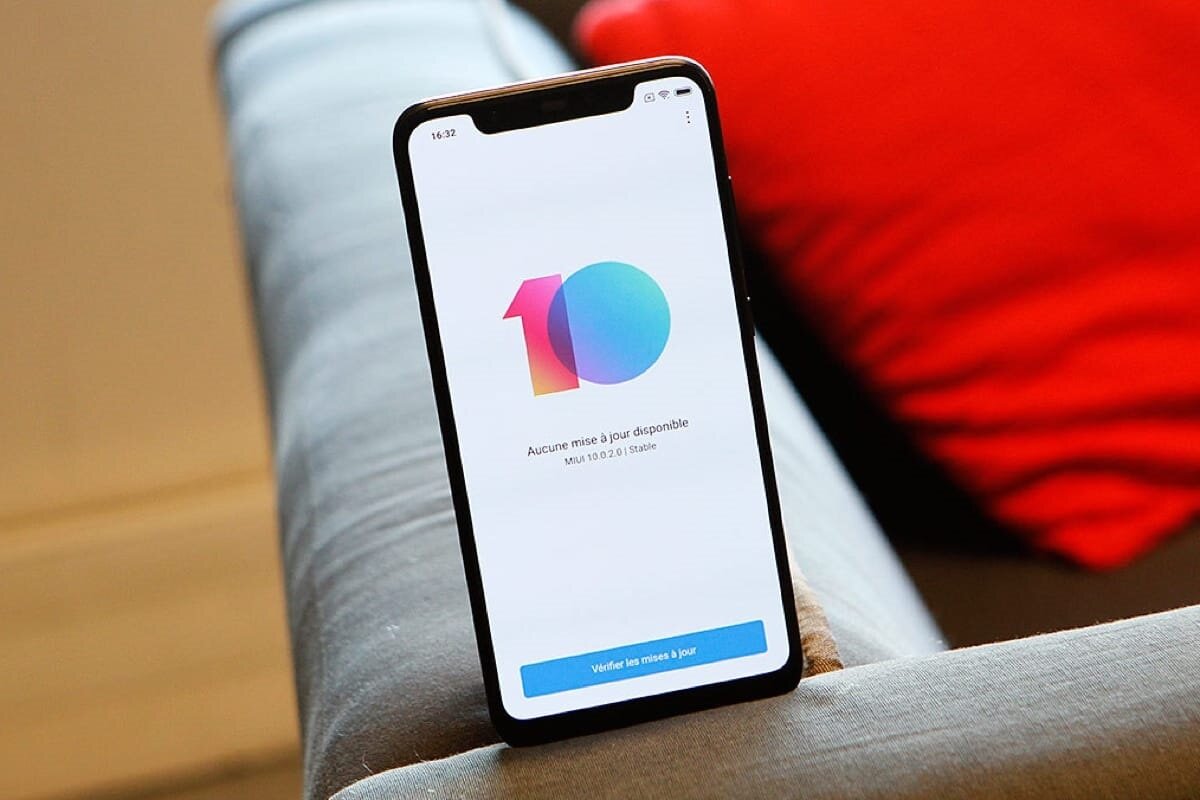 Xiaomi решили проблему с обновлением. Xiaomi MIUI 10. Смартфон Redmi MIUI 10. Символ Сяоми. Mi 9 MIUI 10.